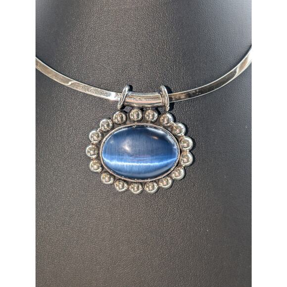 Vintage Taxco Large Blue Cat's Eye 950 Silver Pendant on Sterling Taxco Torque - Picture 4 of 10